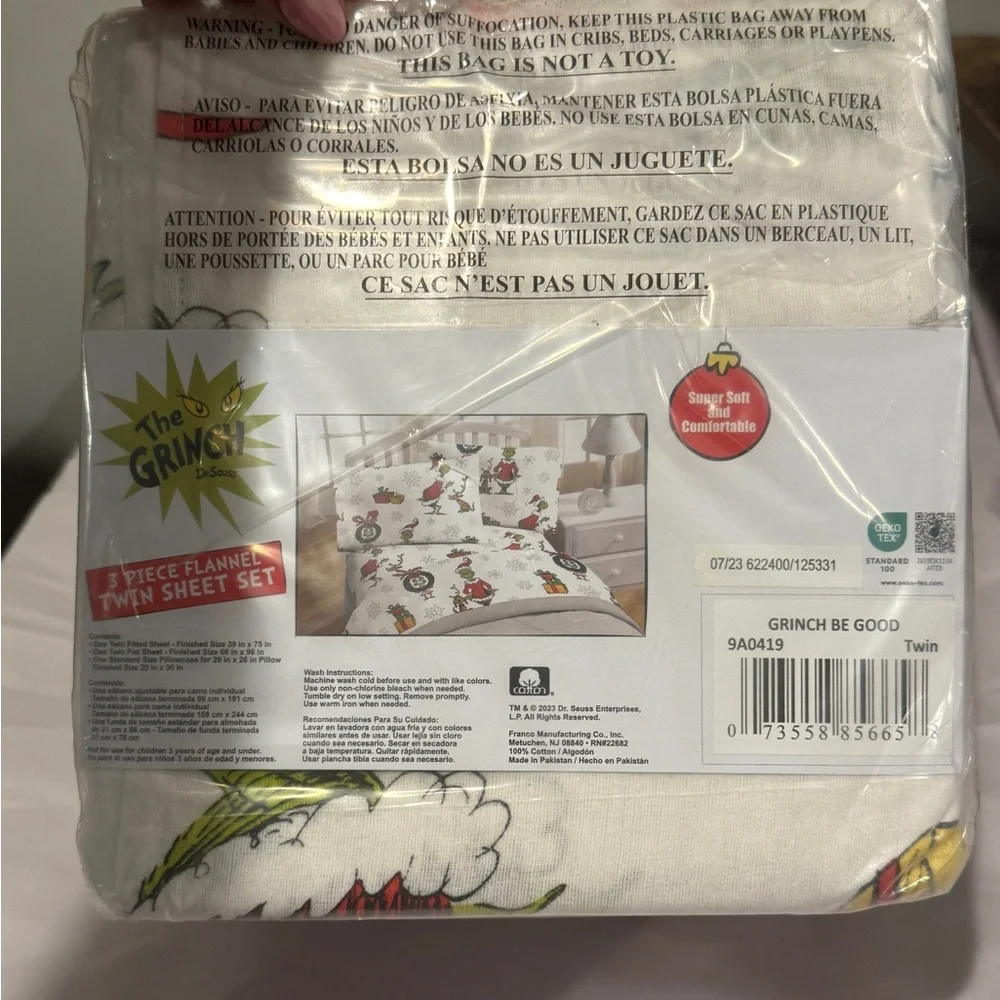 NEW The Grinch Flannel Christmas Sheet Set Twin - Picture 2 of 3